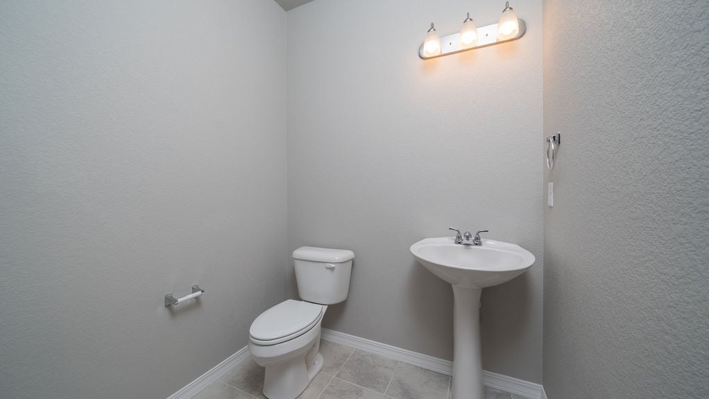 Lenexa-Main Level Bathroom