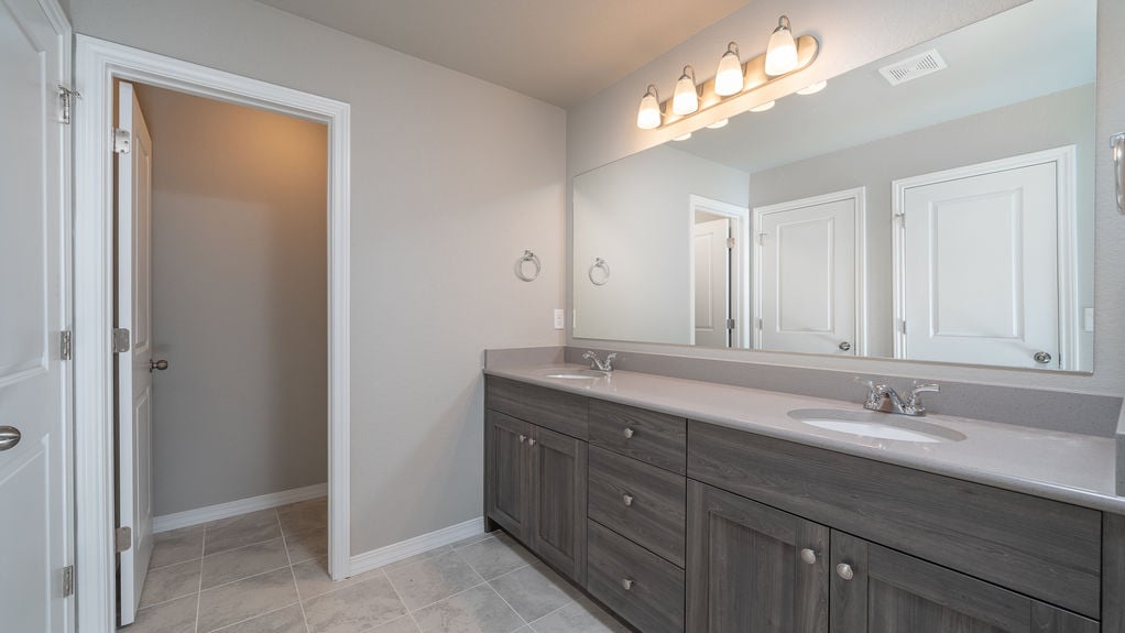Lenexa-Primary Bathroom