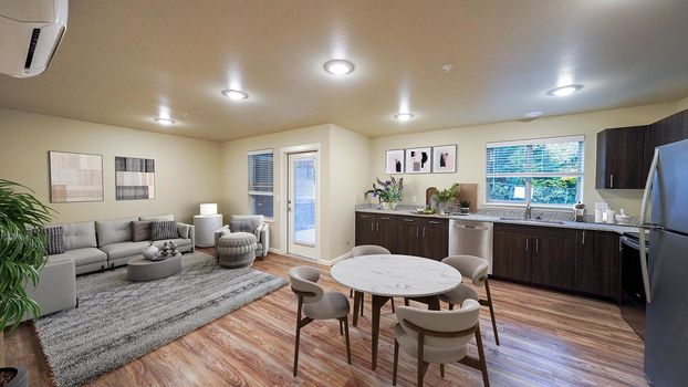 1055 Schurman Dr S 003