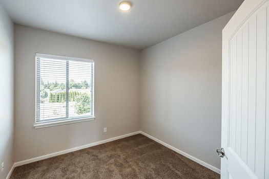 705 Hickory St NW 002