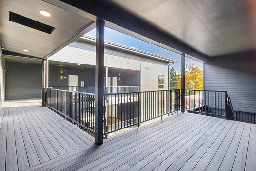 990 Broadway St NE 006