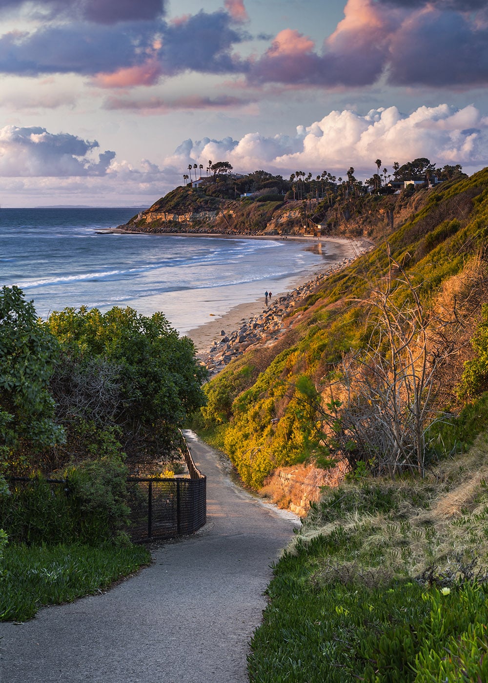 Pipes surf break pathway