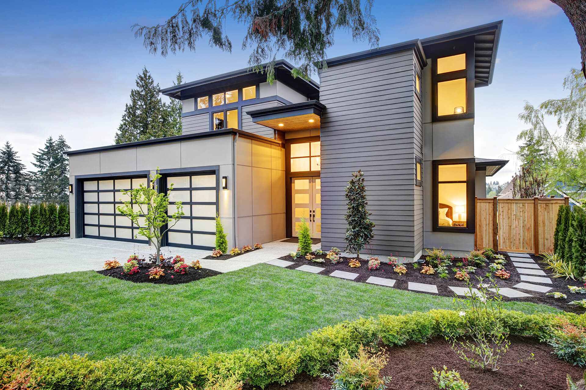 >Luxurious new construction home.