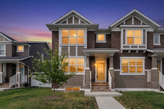 T_114 Auburn Meadows Ave SE_CaydencePhotography-2_compressed