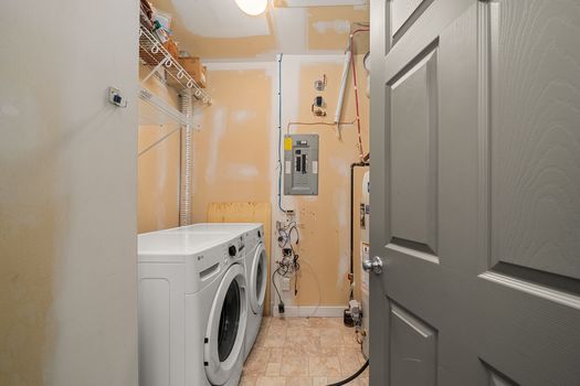 502, 8000 Wentworth Dr SW_CaydencePhotography-21