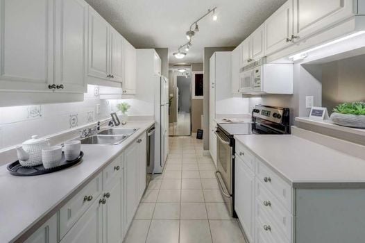 201 Braeglen Close (5)