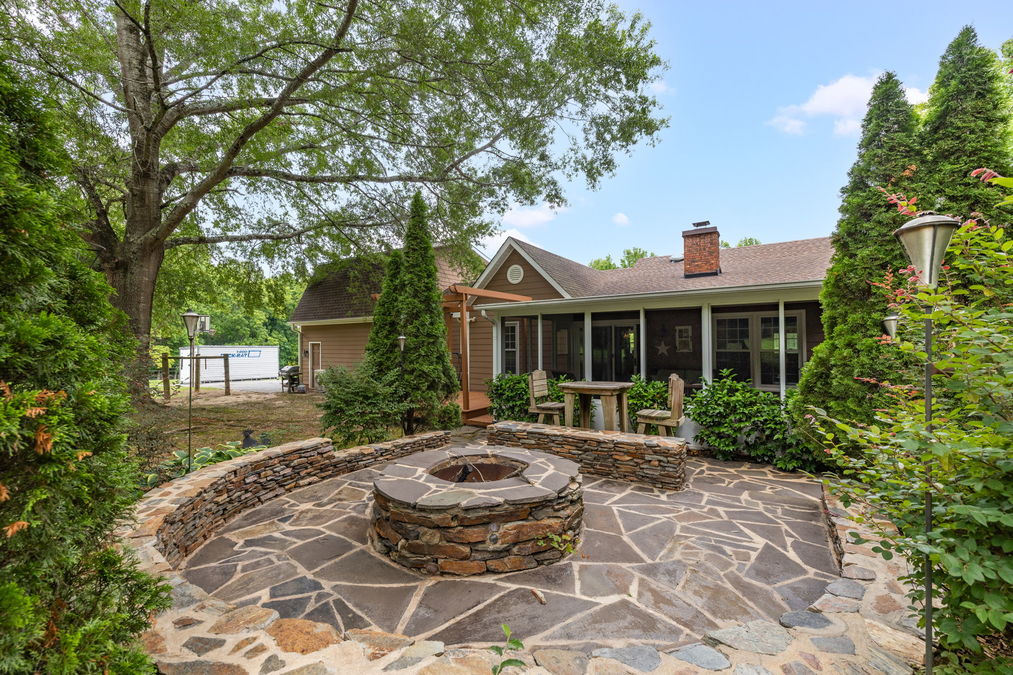 45-web-or-mls-2350 Alamance Church Rd-44