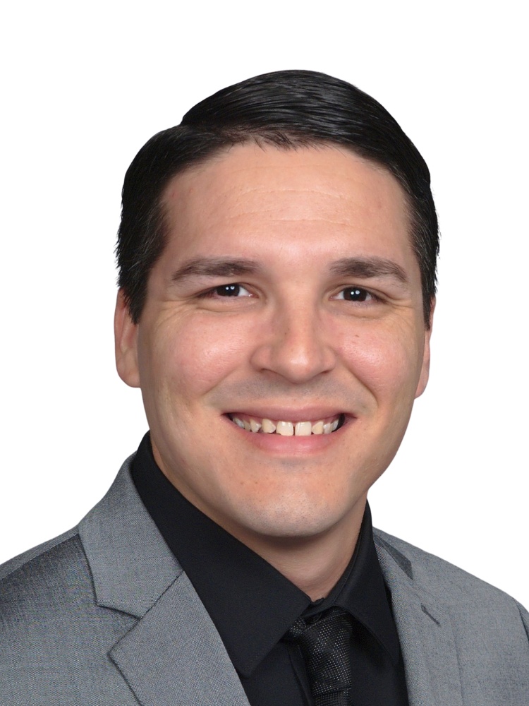 Mike Flores headshot