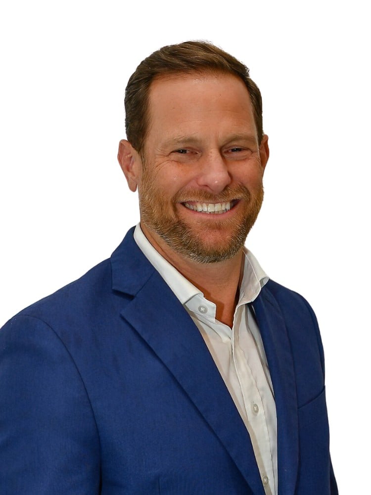 evan devorace headshot