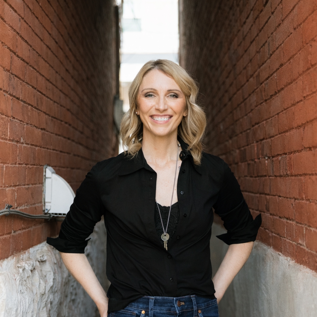 Amanda Tihey hallway - The Steel City Agent