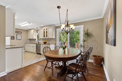 11029 Hughlan Dr-15