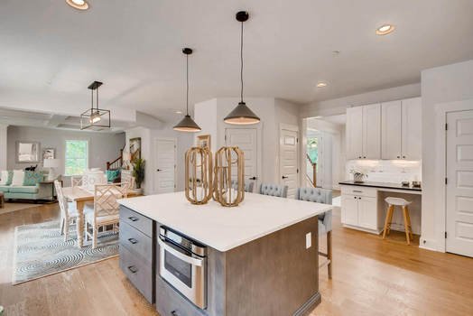 1305 Nicodemus Road-large-010-12-Kitchen-1499&#215;1000-72dpi