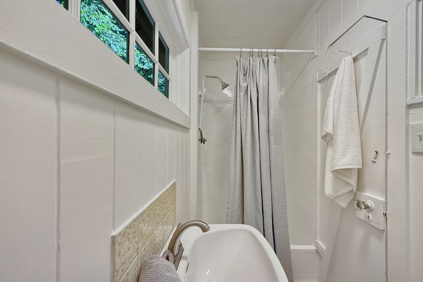 22-BATH - 8a6905b6727201638d1a9fdbeb7ef02ae59d7f4b