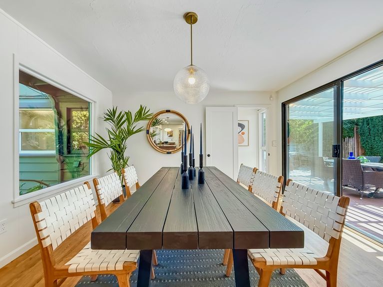 43-DINING - a3b9201bde3c624f89c5007ac6fec050ecf7150c