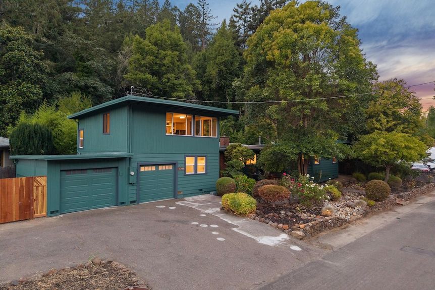 70-FRONT - TWILIGHT - 001-16100-brookdale-drive.92940.atw.001