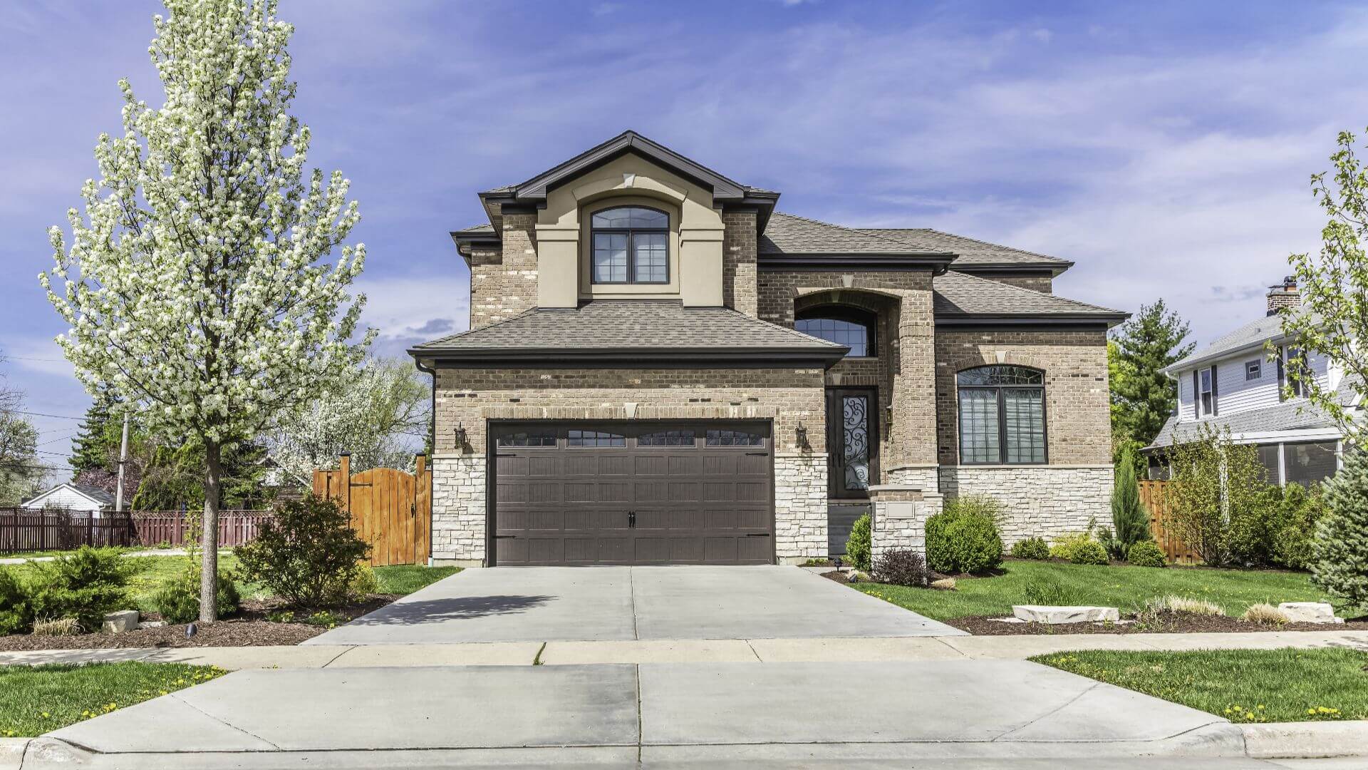 Traditional American Home with Garage (1)