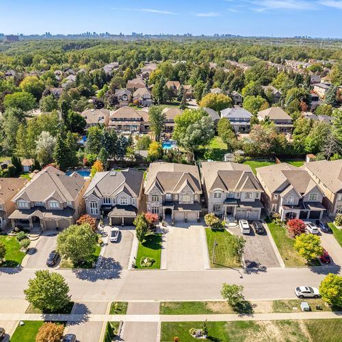 Choosing The Right Neighbourhood For Your Family