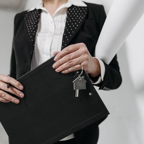 What's The Difference Between A Real Estate Agent, Broker & A Realtor?