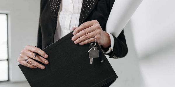 What's The Difference Between A Real Estate Agent, &hellip;