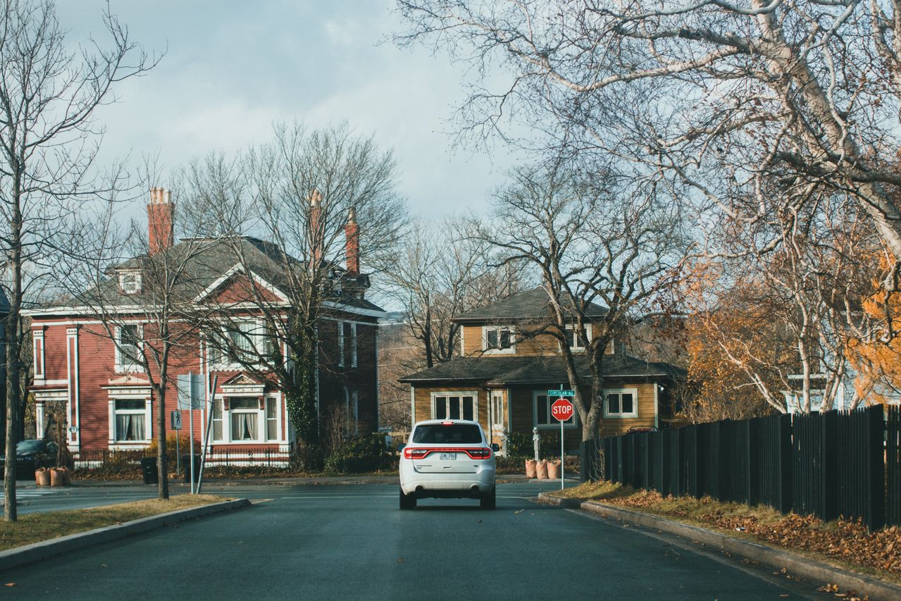 canada-suburb-street