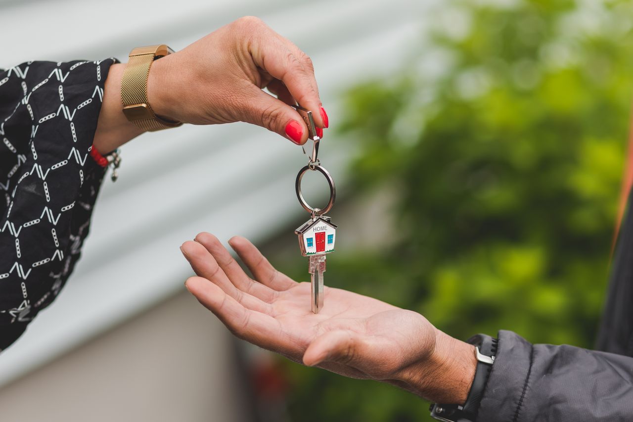 key-handover-house-sale