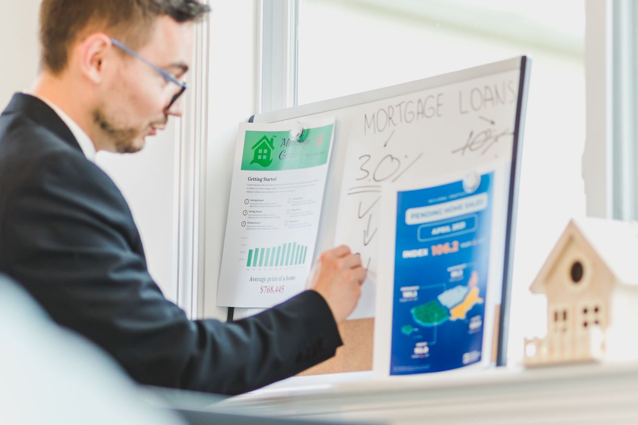 mortgage-loans-on-whiteboard