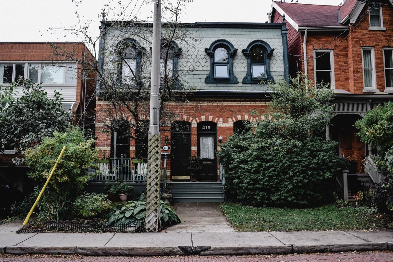 house-frontage-toronto-ontario