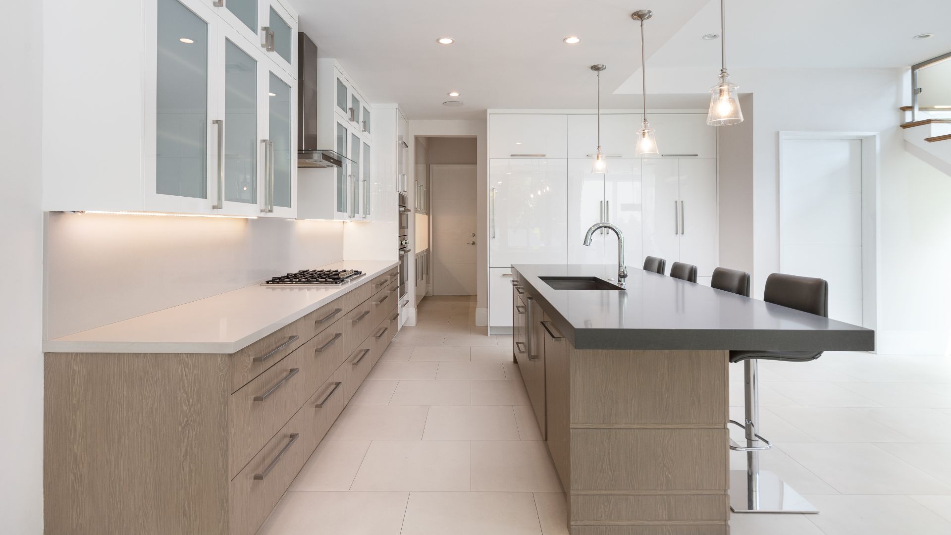 Modern Kitchen Design in Florida - Gretchen Carlson Realtor