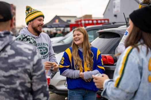 20231105-TakeActionRealty-Tailgating-65-1536x1025