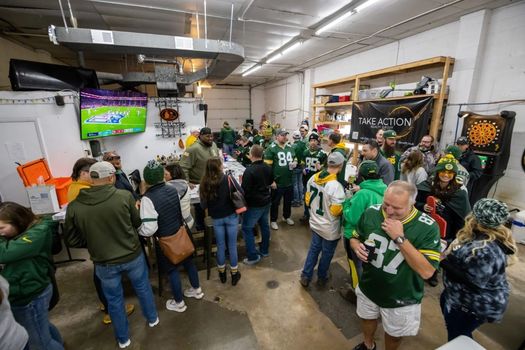 20231105-TakeActionRealty-Tailgating-89-1536x1025
