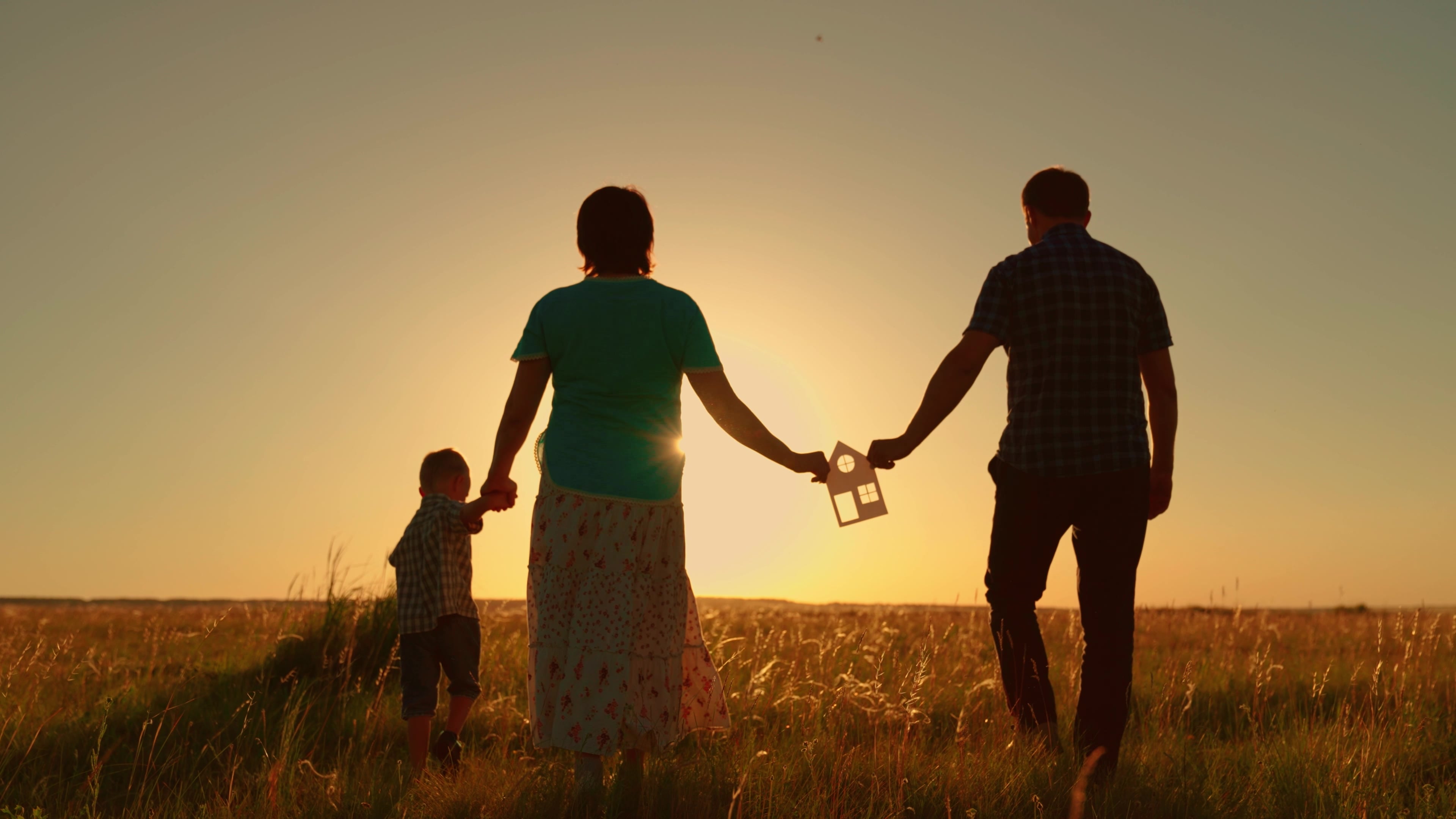 Concept,Of,Building,Family,House.,Real,Estate,Investment.,Family,Holds