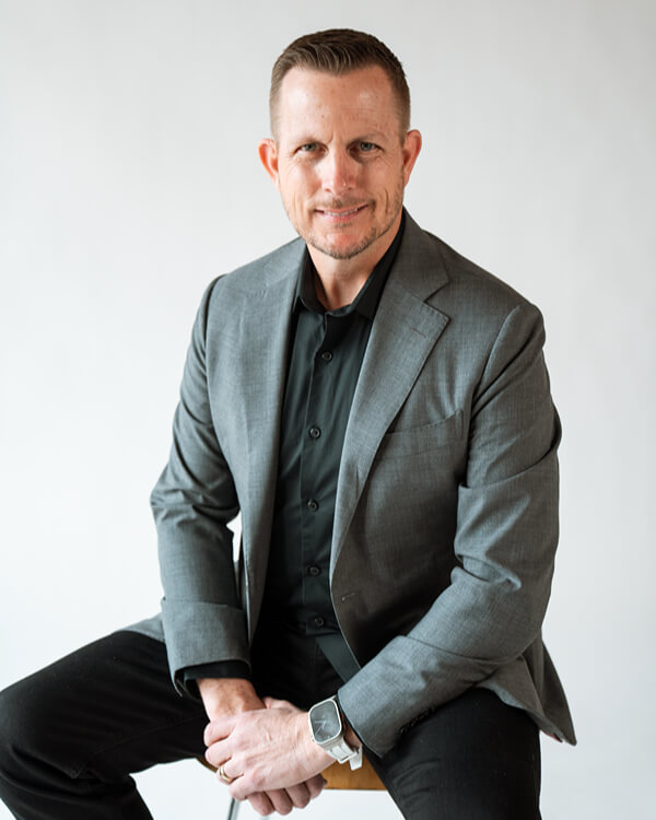 Billy Hobbs (headshot)