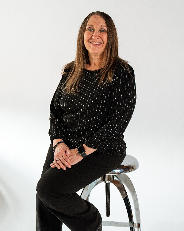 Kim Couture (headshot)