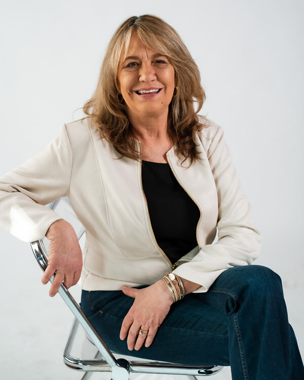 Nanette Luft (headshot)