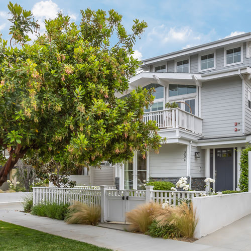 Behind the Sale: 204 S. Helberta Ave. #A, Redondo Beach, CA 90277