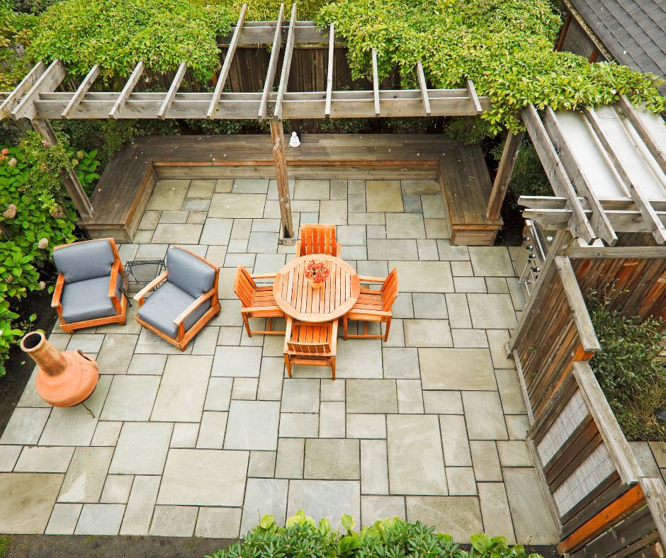Why Homes With Great Outdoor Spaces Sell Faster in Summer