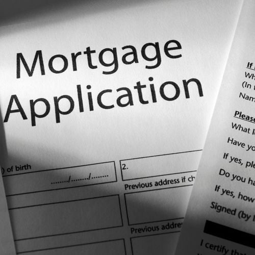 Should You Buy Now or Wait for Mortgage Rates to Drop?