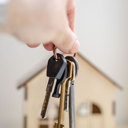 Buying a Home in Calgary vs Moving to Okotoks: 8 Things to Consider