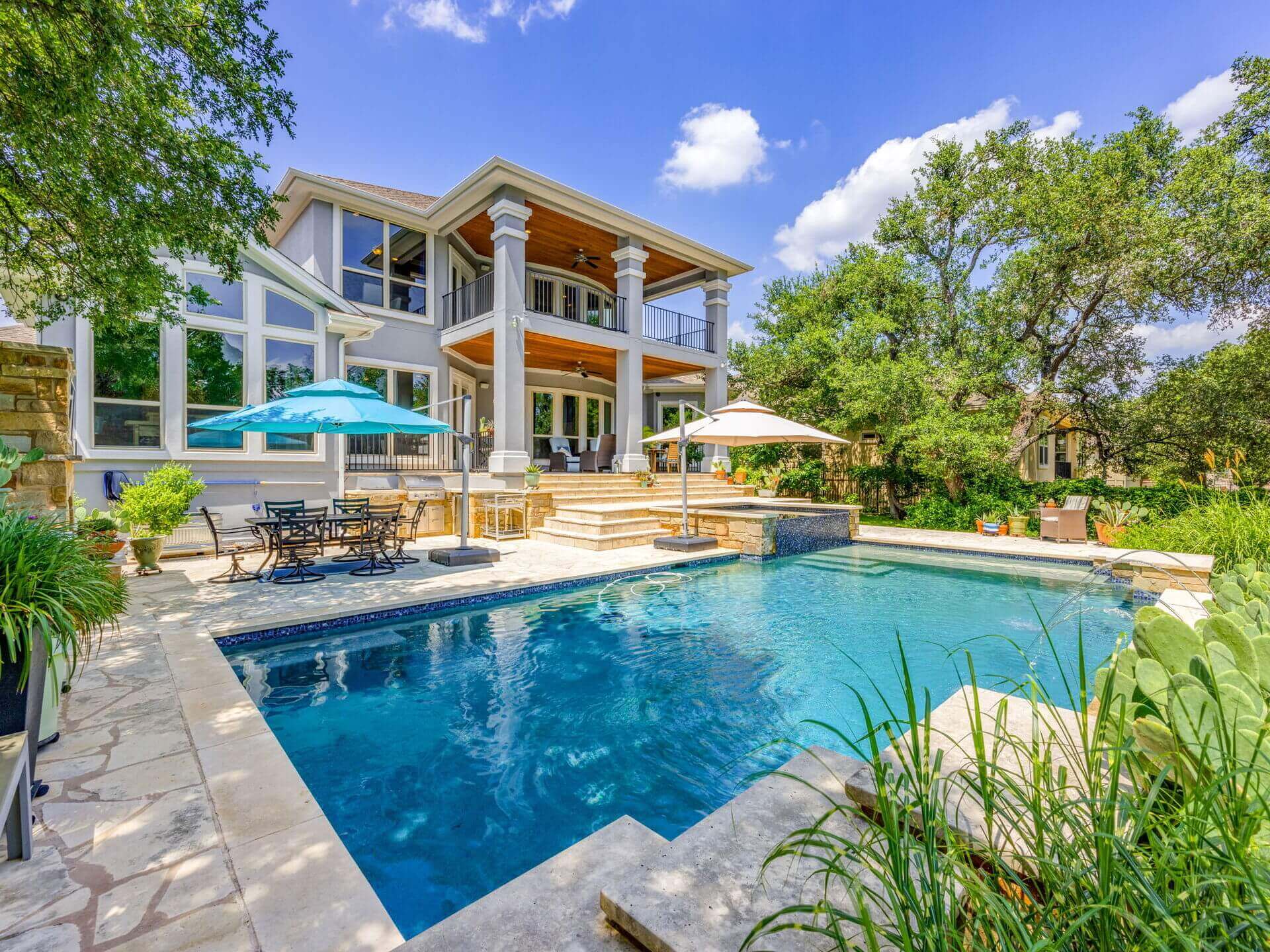 backyard-pool-patio