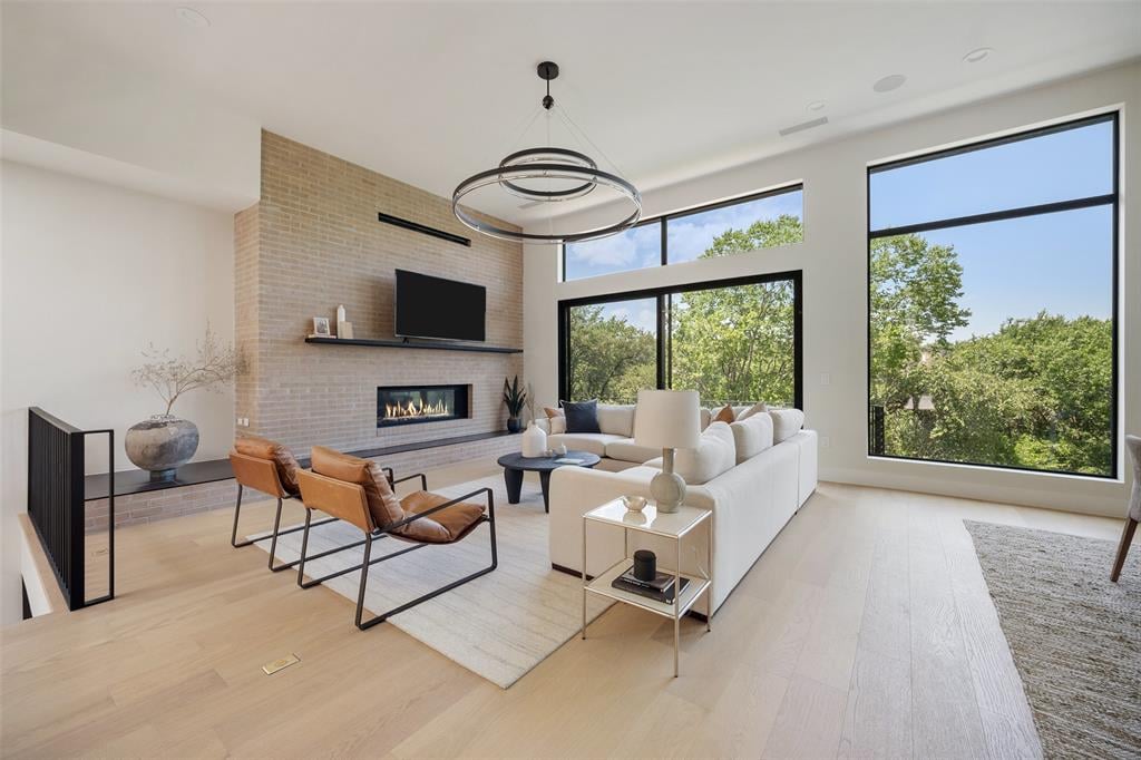 living-room-windows