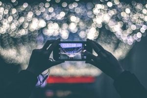 Taking a picture of lights with a mobile phone