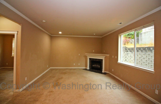 17016 140th Ave Puyallup family room