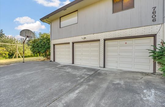 47.18048528174162, -122.32788199341952 7606 84th St E Puyallup 98371 (53)