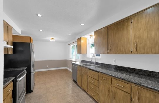 10-18707 59th Street E-10
