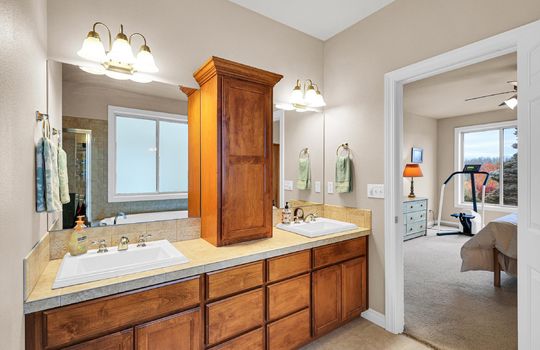 37-9615 183rd Ave E-37