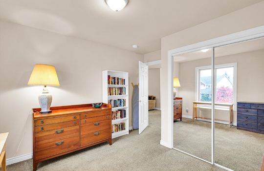 55-9615 183rd Ave E-55