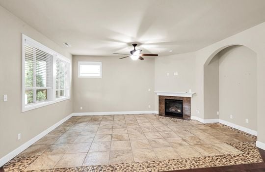 61-19213 134th St E-161