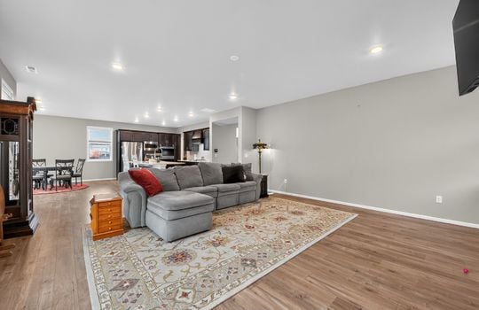 08_17824_128th_Ave_Ct_E_Puyallup_WA_98374_USA-Living_room-DSC_0451