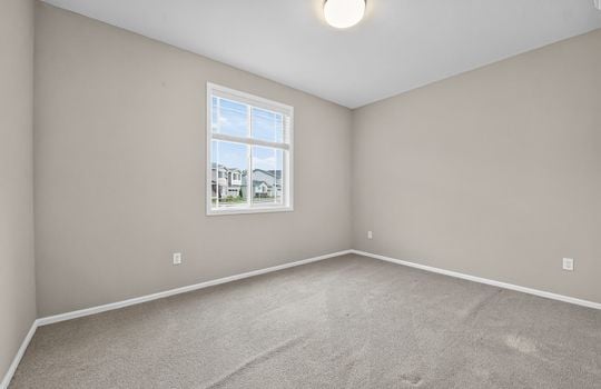 11_17824_128th_Ave_Ct_E_Puyallup_WA_98374_USA-Living_room-DSC_0459