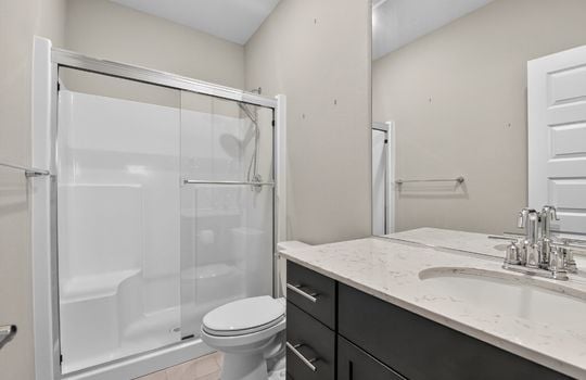 21_17824_128th_Ave_Ct_E_Puyallup_WA_98374_USA-Bathroom-DSC_0458